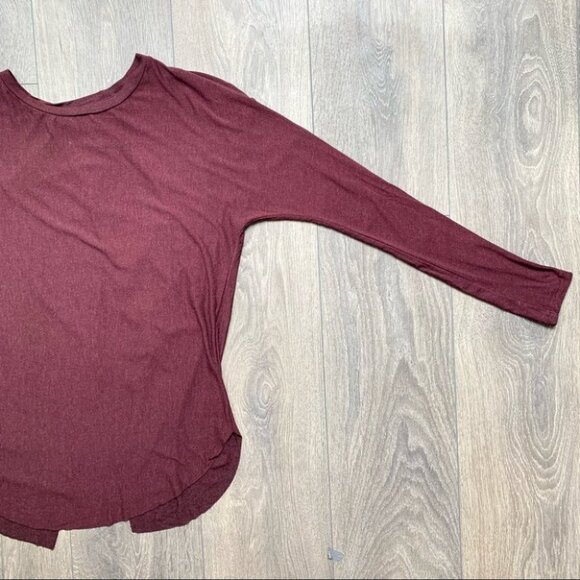 Aritzia Wilfred La Riviere Top Long Sleeve Split Back Burgundy Size XS - Picture 5 of 14